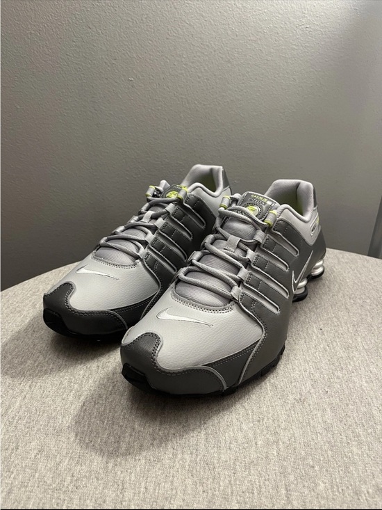 Nike Shox NZ Dark Grey/Wolf Grey/Volt Athletic Men’s Shoe Size 9.5 378341-009 main image 5